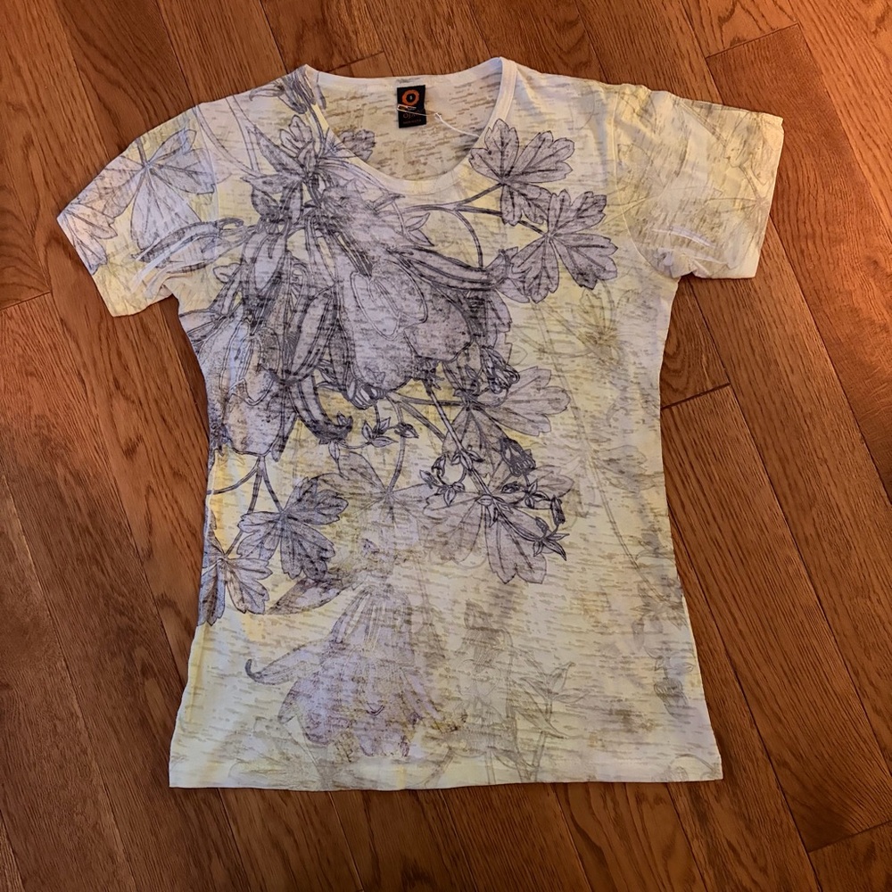 🐦‍🔥2 for $20🐦‍🔥 Y2K Ojai green & grey Floral burnout Graphic Short Sleeve Tee